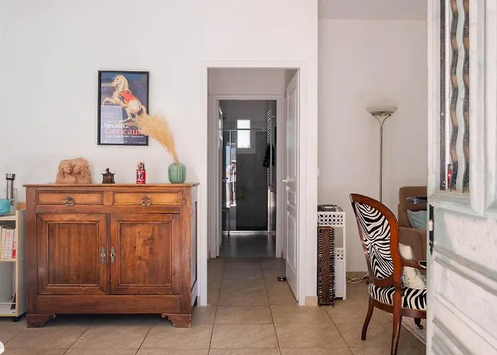 Maison De Charme Au Coeur Du Vieux Hyères